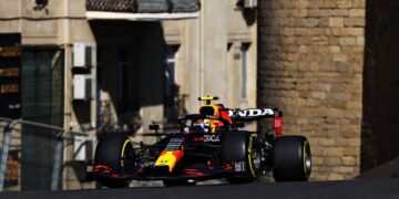 ‘Checo’ Pérez domina los ensayos libres para el Gran Premio de Azerbaiyán