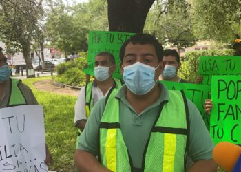 Piden ambulantes desinfectar calle Hidalgo