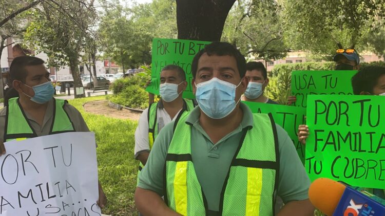 Piden ambulantes desinfectar calle Hidalgo