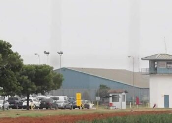 Empieza Texas el arresto de migrantes indocumentados