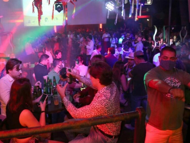 Bares y hoteles de Acapulco son ‘castigados’ por aumento de covid