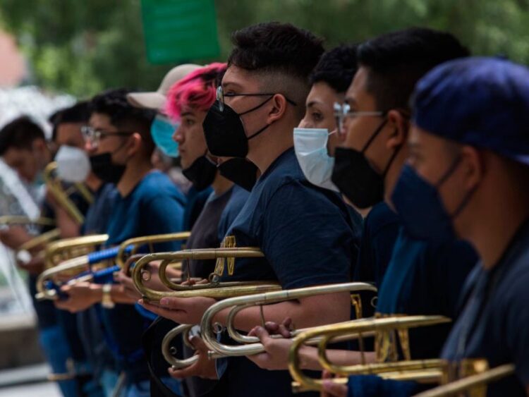 Debemos seguir cuidándonos y usar el cubrebocas: Arquidiócesis