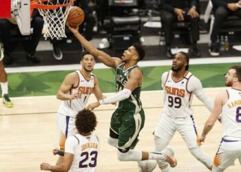 Giannis resucita a los Bucks en las Finales de la NBA