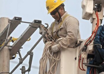 Construyen red eléctrica en la Col. Daniel Hernández de Nuevo Laredo