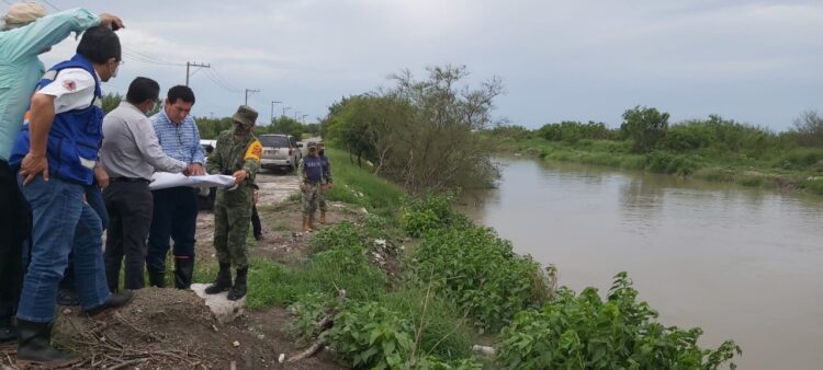 Avanza desagüe de colonias anegadas, tras desazolve de drenes en Matamoros