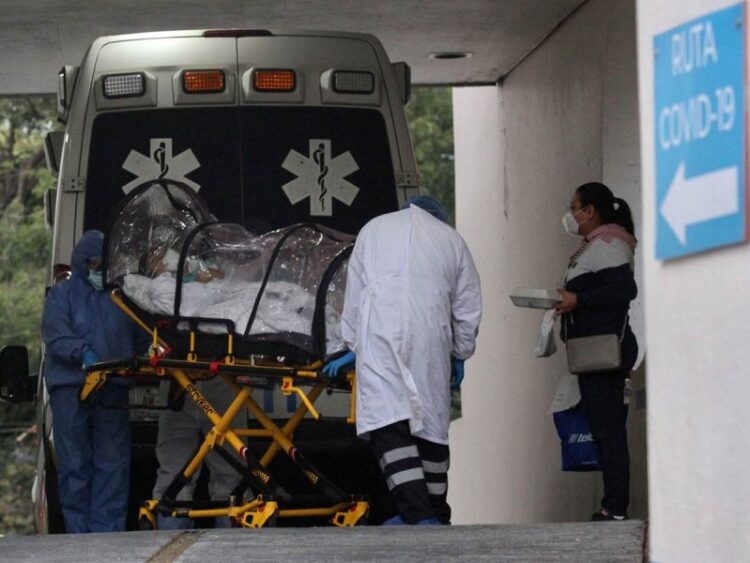 México rebasa las 235 mil muertes por covid; ocupación de camas generales aumenta a 25%