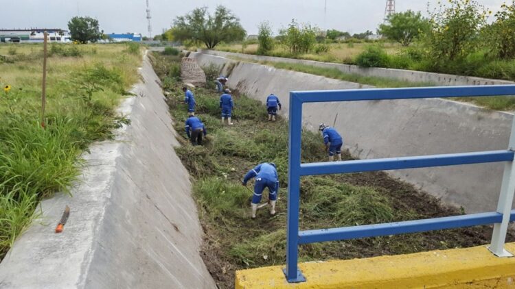 Sanea Ayuntamiento de Nuevo Laredo canal en colonia Lomas del Río