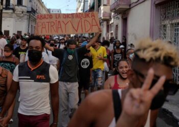 Estados Unidos pide a Cuba que reestablezca internet