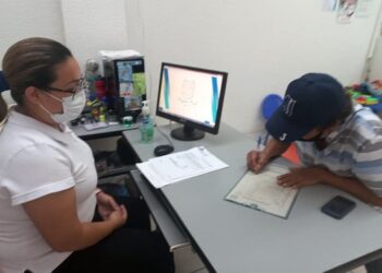 Vivió pescador 66 años sin acta de nacimiento