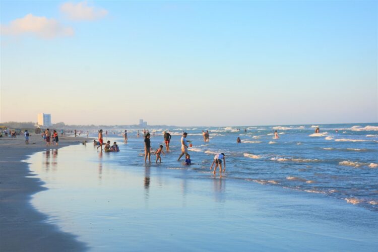 Playa Miramar de Madero se mantendrá abierta; Salud definirá nivel de aforo