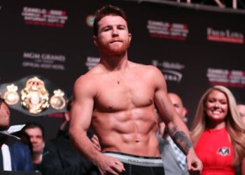 Se queda sin rival en septiembre:Canelo Álvarez