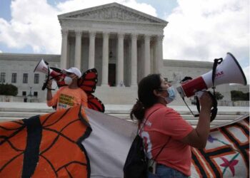 México lamenta decisión de juez de EU sobre programa DACA: SRE