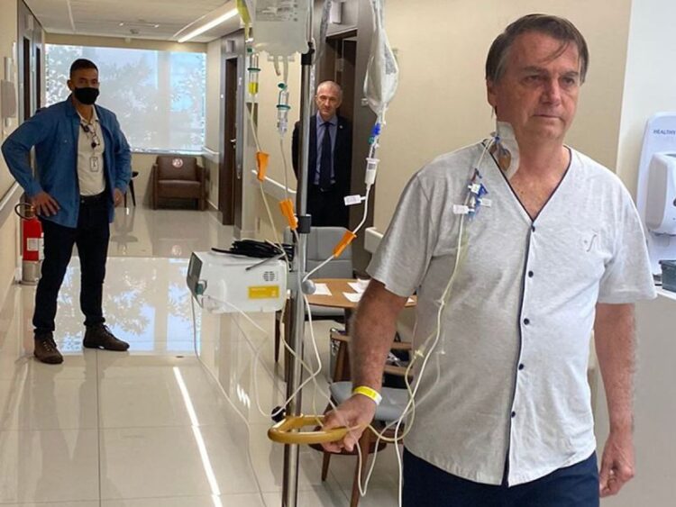 Dan de alta al presidente Jair Bolsonaro en Brasil