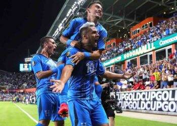 Honduras remonta y avanza a cuartos en Copa Oro