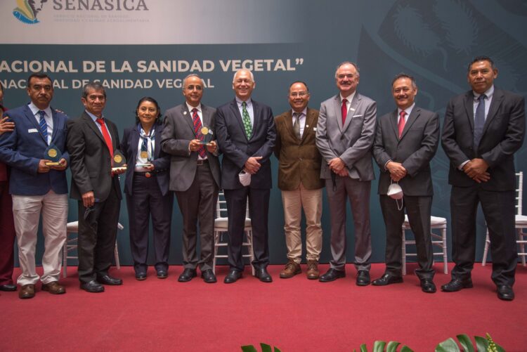 Entregan Premio Nacional de Sanidad Vegetal 2021 a especialistas en control de plagas