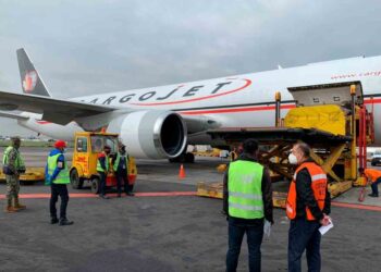 Arriban a México 585 mil vacunas Pfizer-BioNTech contra covid-19