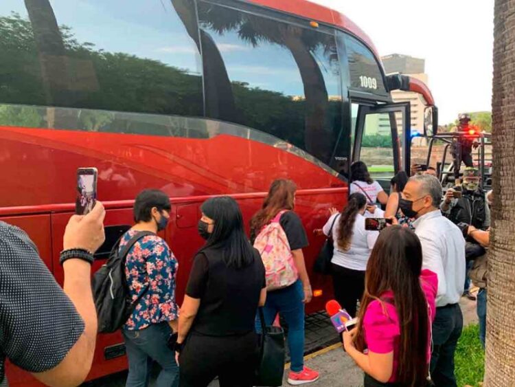 Viajan a Tamaulipas familiares de desaparecidos en ruta Monterrey-Nuevo Laredo