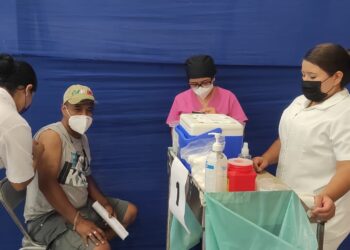 Llaman a tamaulipecos de 12 municipios mayores de 50 años a vacunarse contra Covid-19