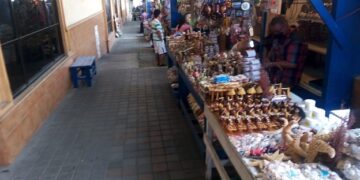 Artesanos del Caracol registran poca venta aún cuando ya hay vacaciones