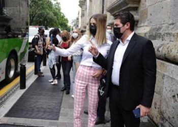 INE aprueba multa de 55 mdp a MC y 448 mil pesos a Samuel García