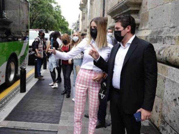 INE aprueba multa de 55 mdp a MC y 448 mil pesos a Samuel García