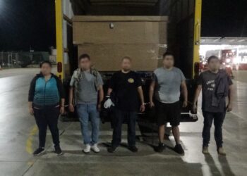 Con scanner detectan a mexicanos indocumentados en camión de mudanza