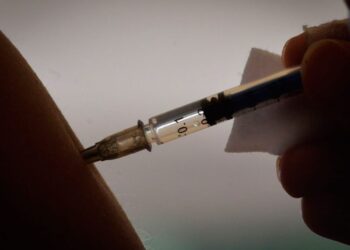 En Nuevo León fallecen 2 con esquema completo de vacunación