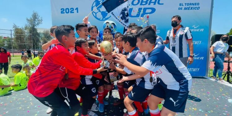 Rayados Victoria gana torneo nacional de fútbol Global Cup categoría 2010