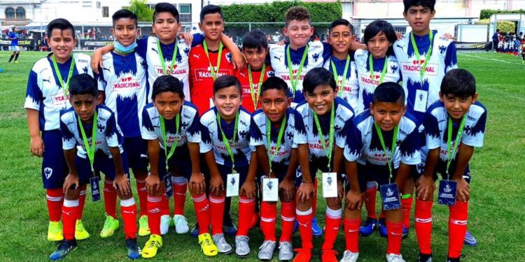 Rayados Victoria gana torneo nacional de fútbol Global Cup categoría 2010
