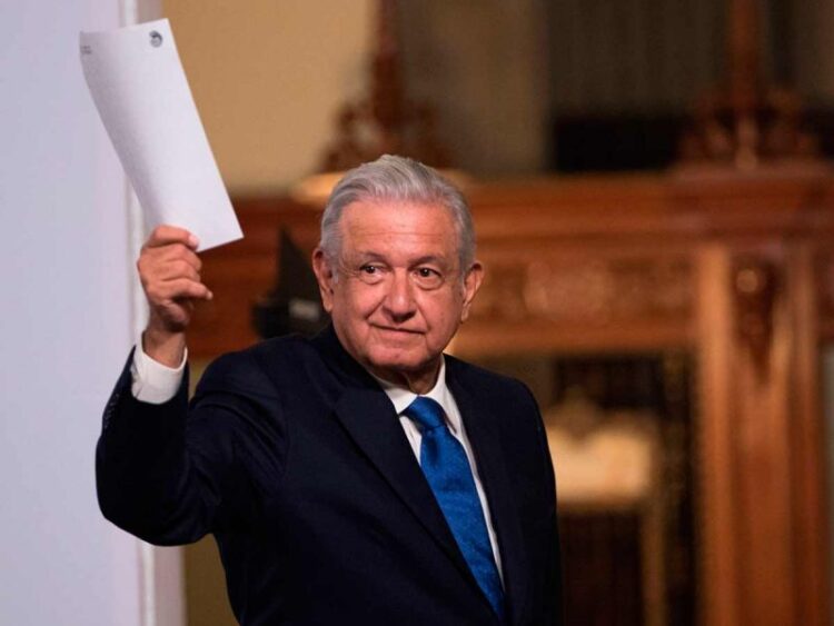 Reiniciarán clases presenciales así llueva, truene o relampaguee: López Obrador