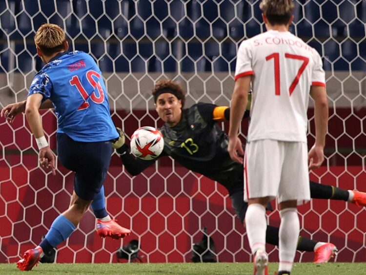 Japón derrota 2-1 a México en fútbol olímpico