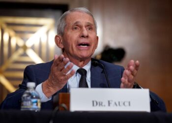 EU va en la ‘dirección equivocada’ con el covid-19, advierte Fauci