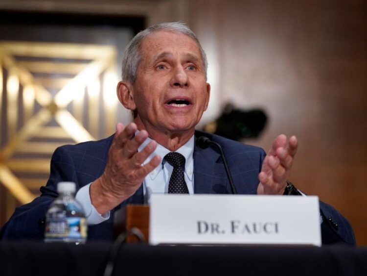 EU va en la ‘dirección equivocada’ con el covid-19, advierte Fauci