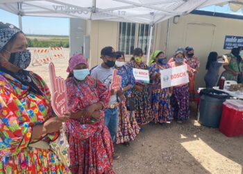 Vacunan contra COVID-19 a grupo de tarahumaras en Programa Binacional El Paso-Cd. Juárez