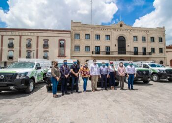 Entrega Alcalde Mario López, 10 camionetas y equipos para fumigar en Matamoros