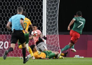 México golea 3-0 a Sudáfrica y va ante Corea del Sur en cuartos de final