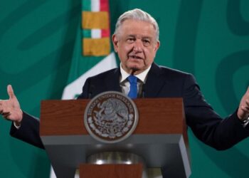 ‘No importa lo que piense la mayoría, se debe volver a clases presenciales’: AMLO