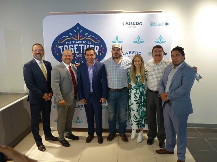 Delegación de San Mateo Atenco, México vista Laredo, Texas