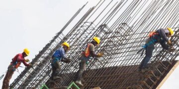 Obreros de la rama de la construcción sin empleo en Tampico