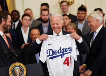 Los Campeones Dodgers visitan a Biden en la Casa Blanca