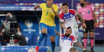 Brasil gana con apuros 1-0 a Chile y es semifinalista en Copa América