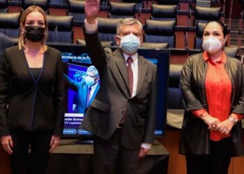 Salcedo rinde protesta en el Senado como titular de la SFP