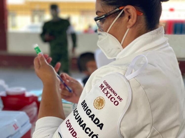 De 18 a 39 años serán vacunados en el Altiplano, anuncia JR