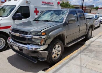 Se lesiona mujer en aparatoso choque vehicular
