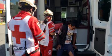 Motociclista herido en choque con camioneta