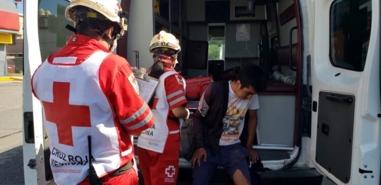 Motociclista herido en choque con camioneta