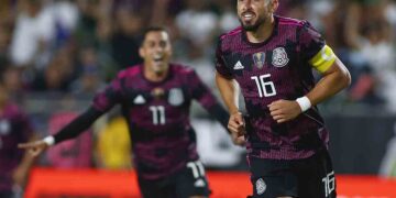 México golea 4-0 a Nigeria en estreno de Funes Mori