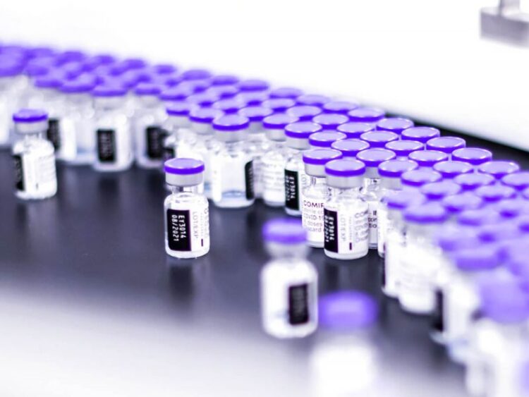 Pfizer solicitará aprobación de 3ra dosis de su vacuna COVID