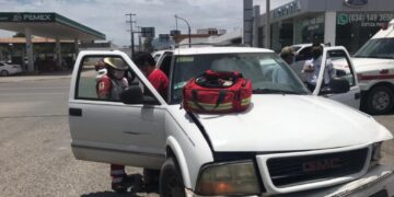 Mujer se lesiona en choque