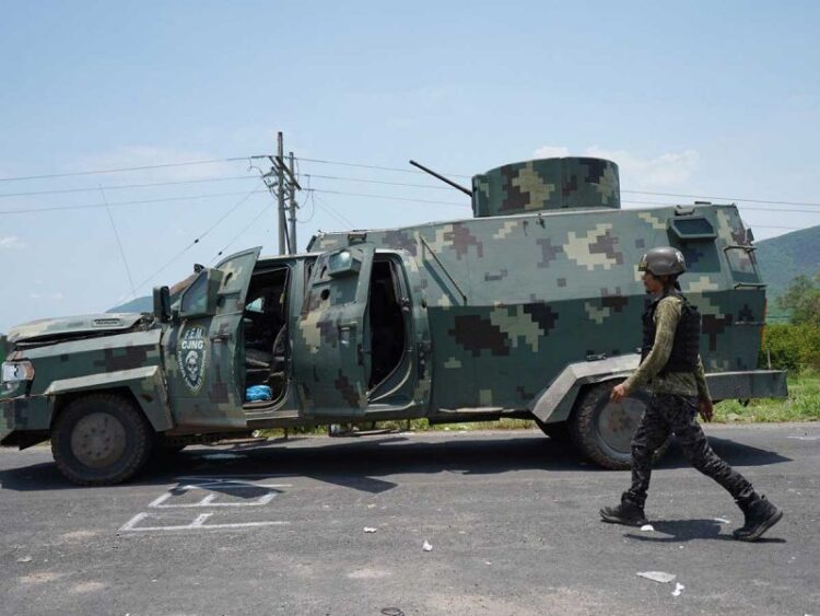 Habrá plan especial de bienestar para Aguililla: López Obrador